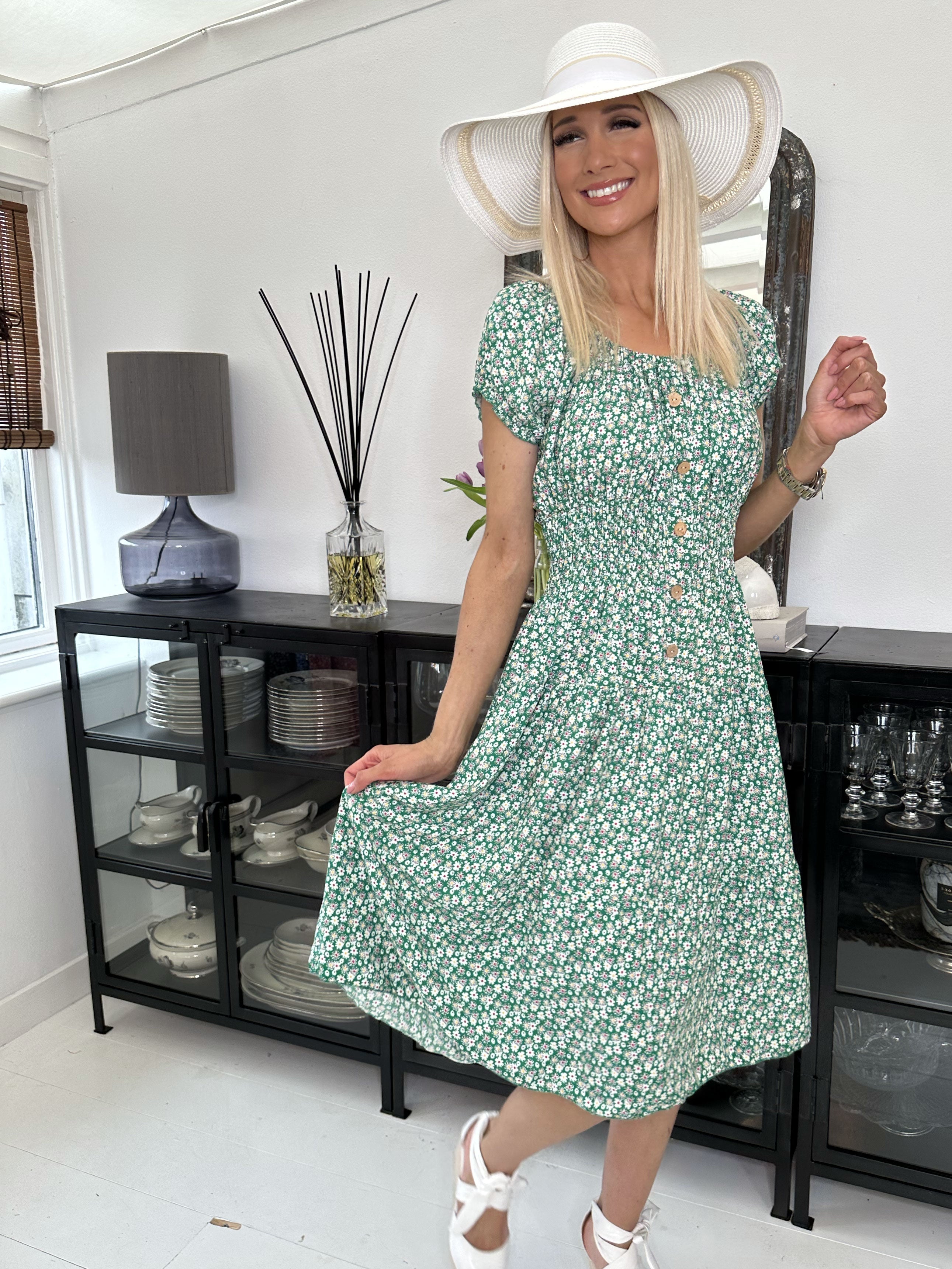 Finalia flower short - Söt liten blommig klänning med puffärmar och resår i midjan